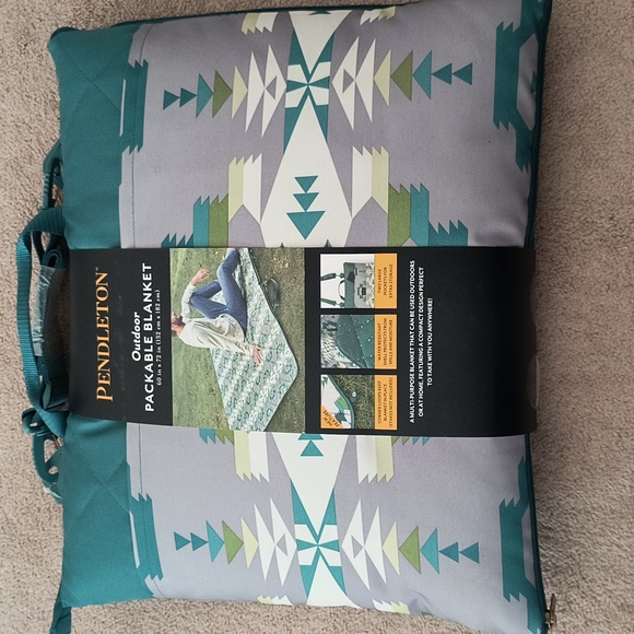 Pendleton Other - Pendleton Outdoor Packable Blanket